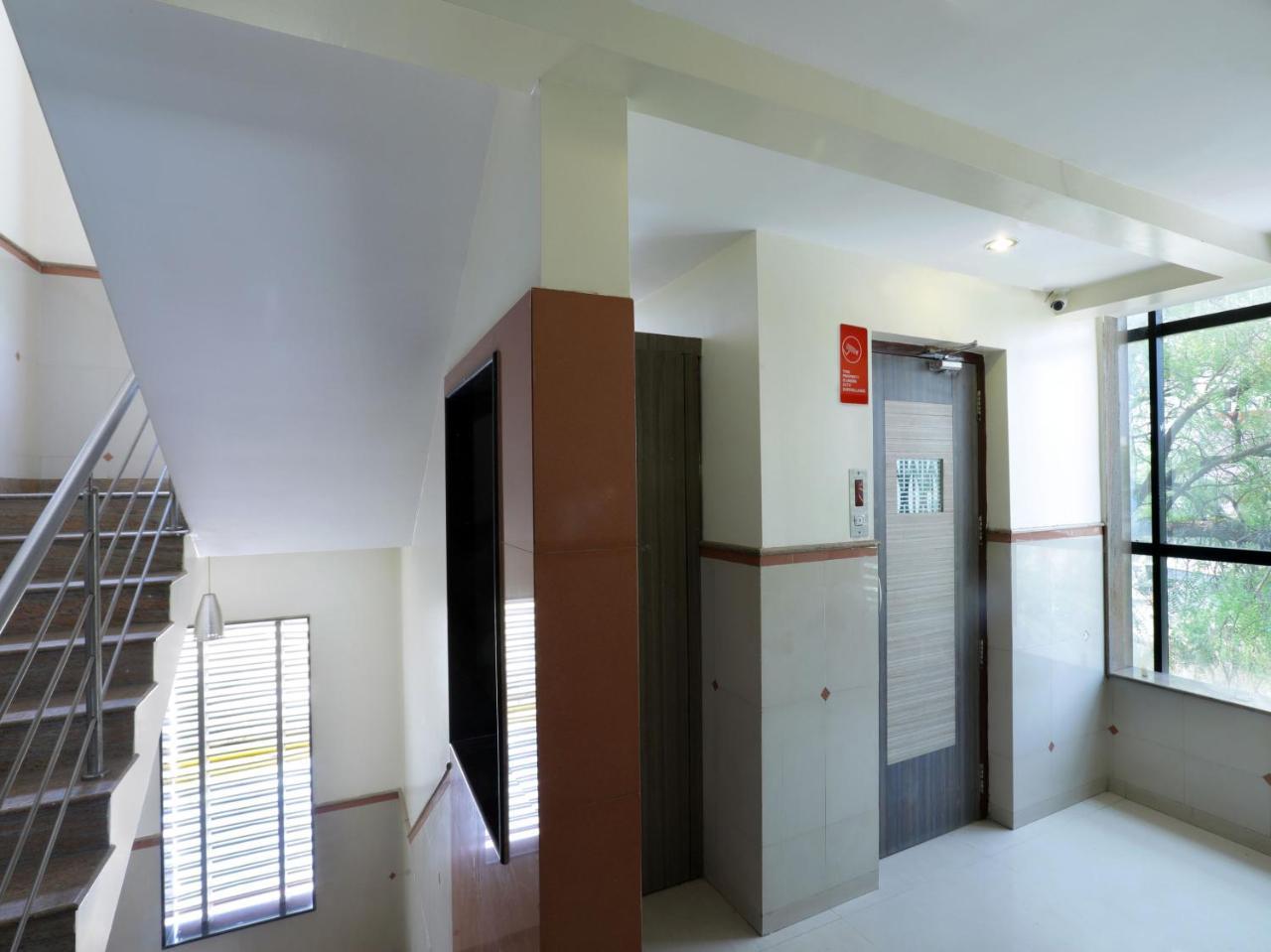 Oyo 4198 Hotel Shri Sai Murli Shirdi Esterno foto