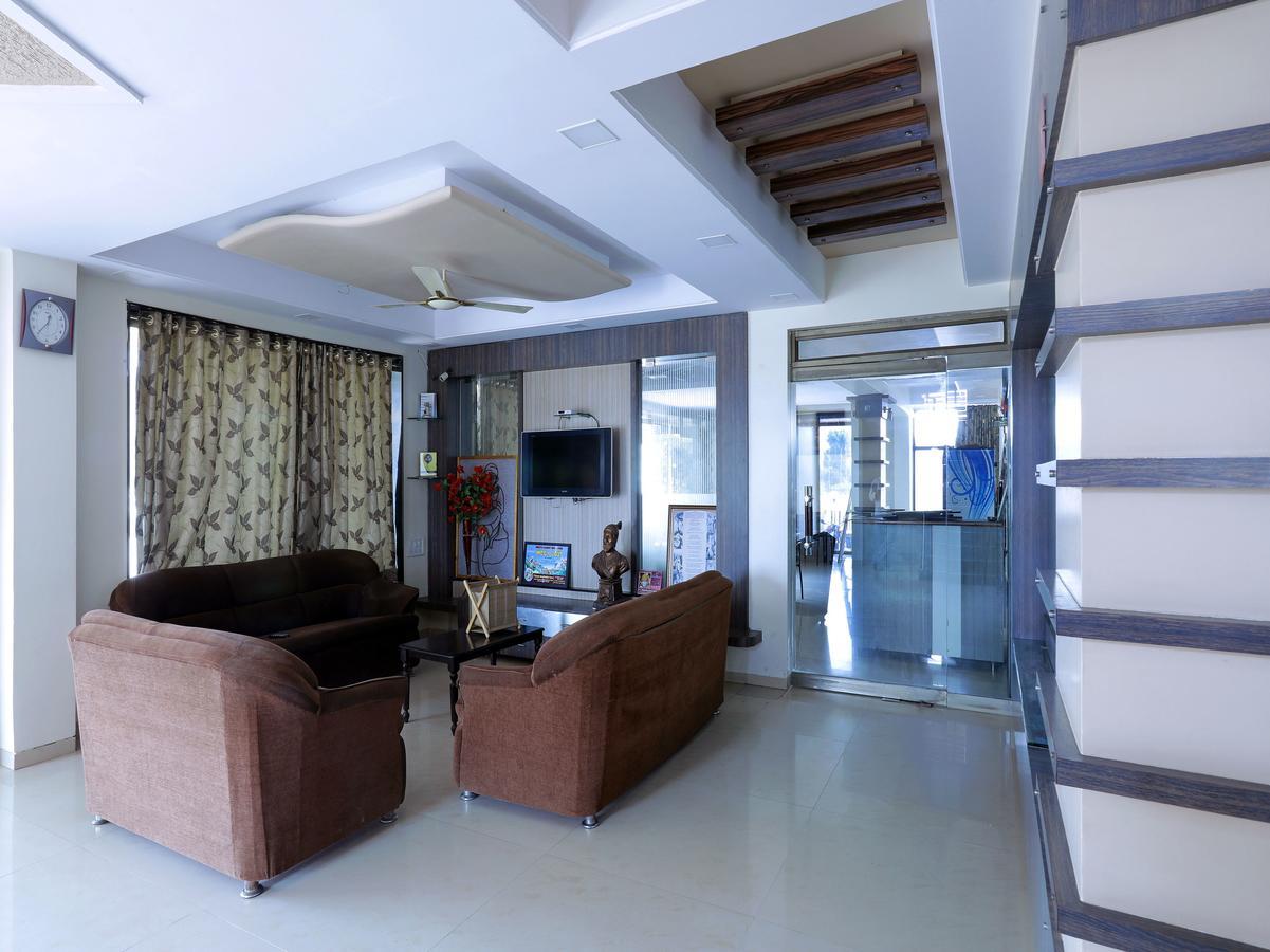 Oyo 4198 Hotel Shri Sai Murli Shirdi Esterno foto