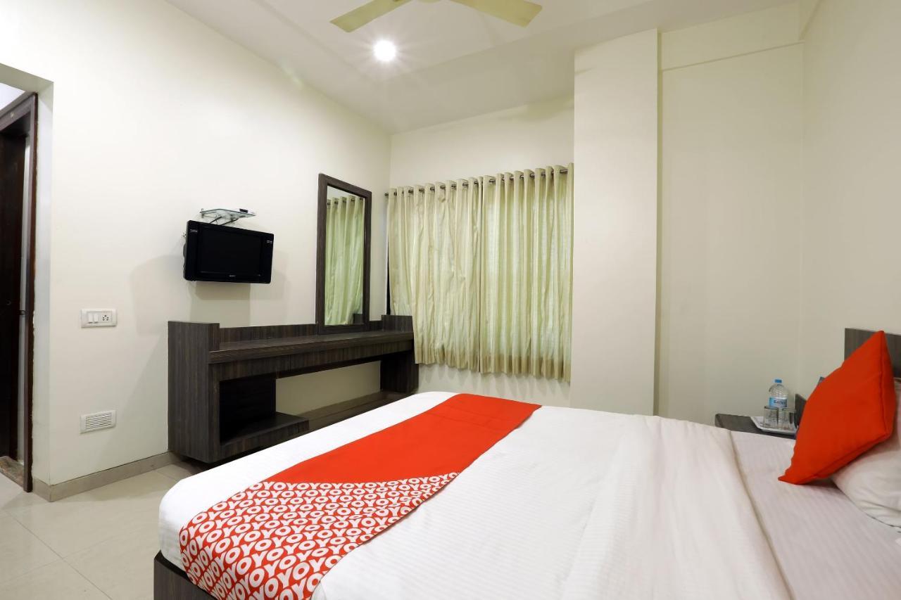 Oyo 4198 Hotel Shri Sai Murli Shirdi Esterno foto
